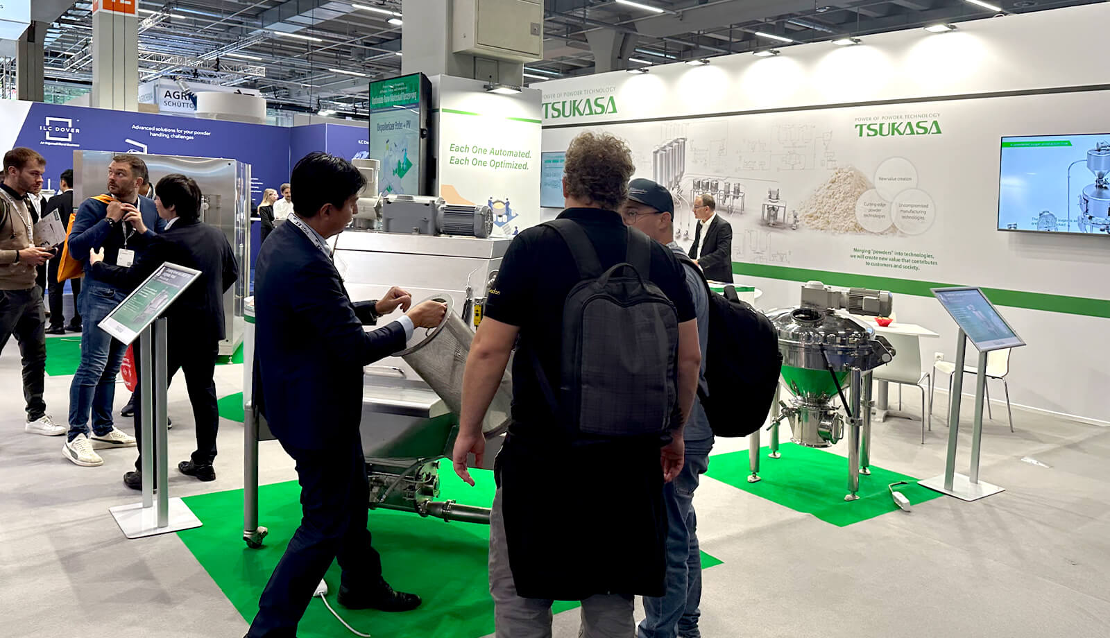 現地に愛される企業をめざして